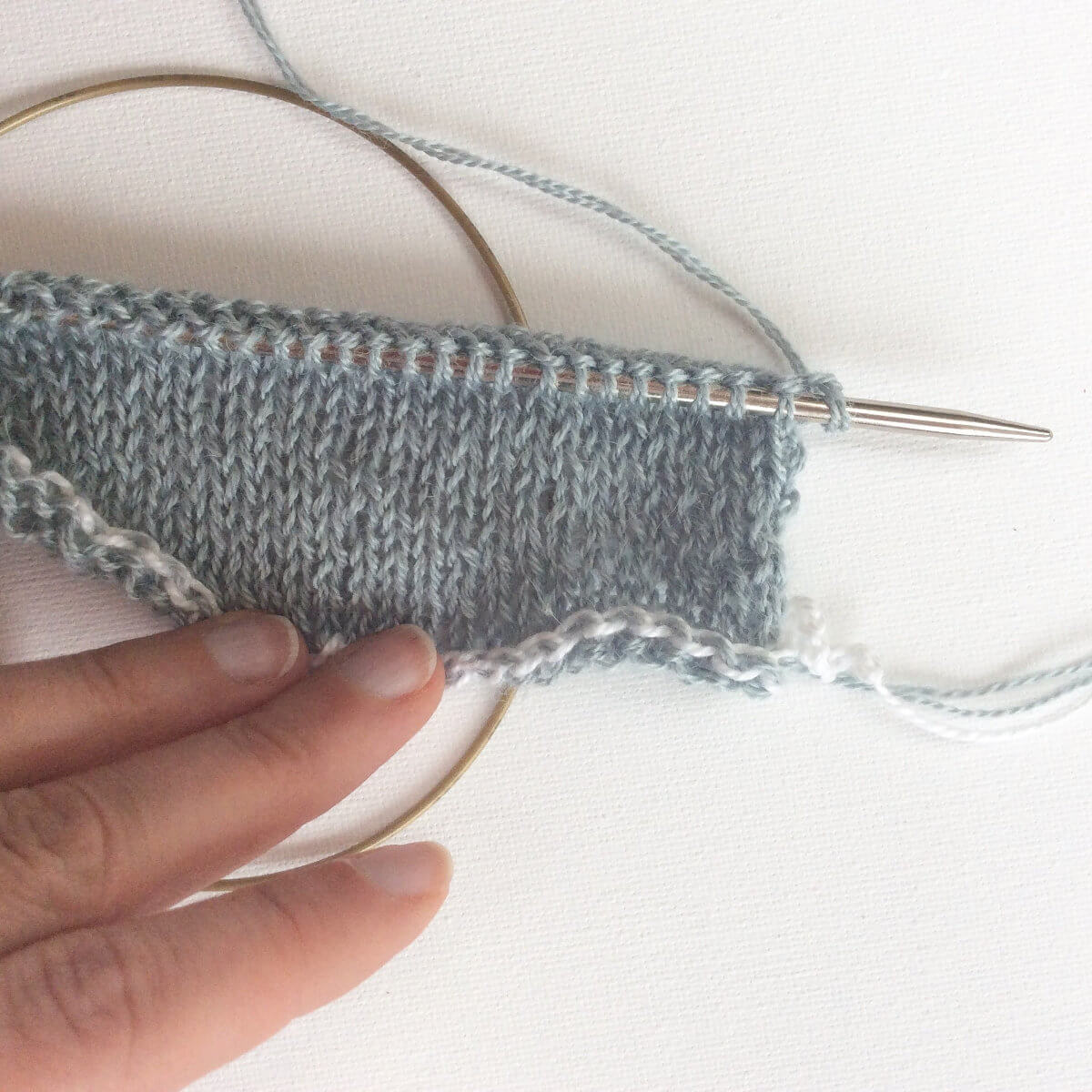 tutorial knitting a folded hem La Visch Designs