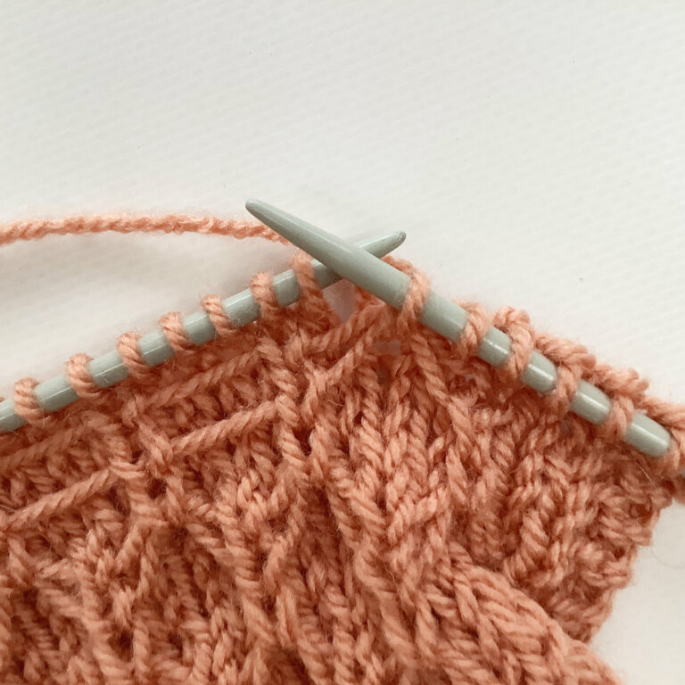 Tutorial Working The Knit Under Loose Strands K Uls Stitch La