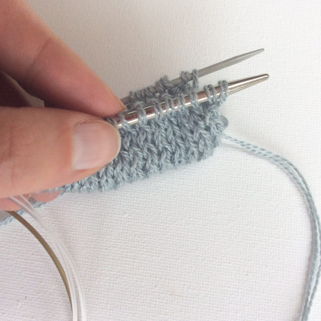 tutorial knitting a folded hem La Visch Designs