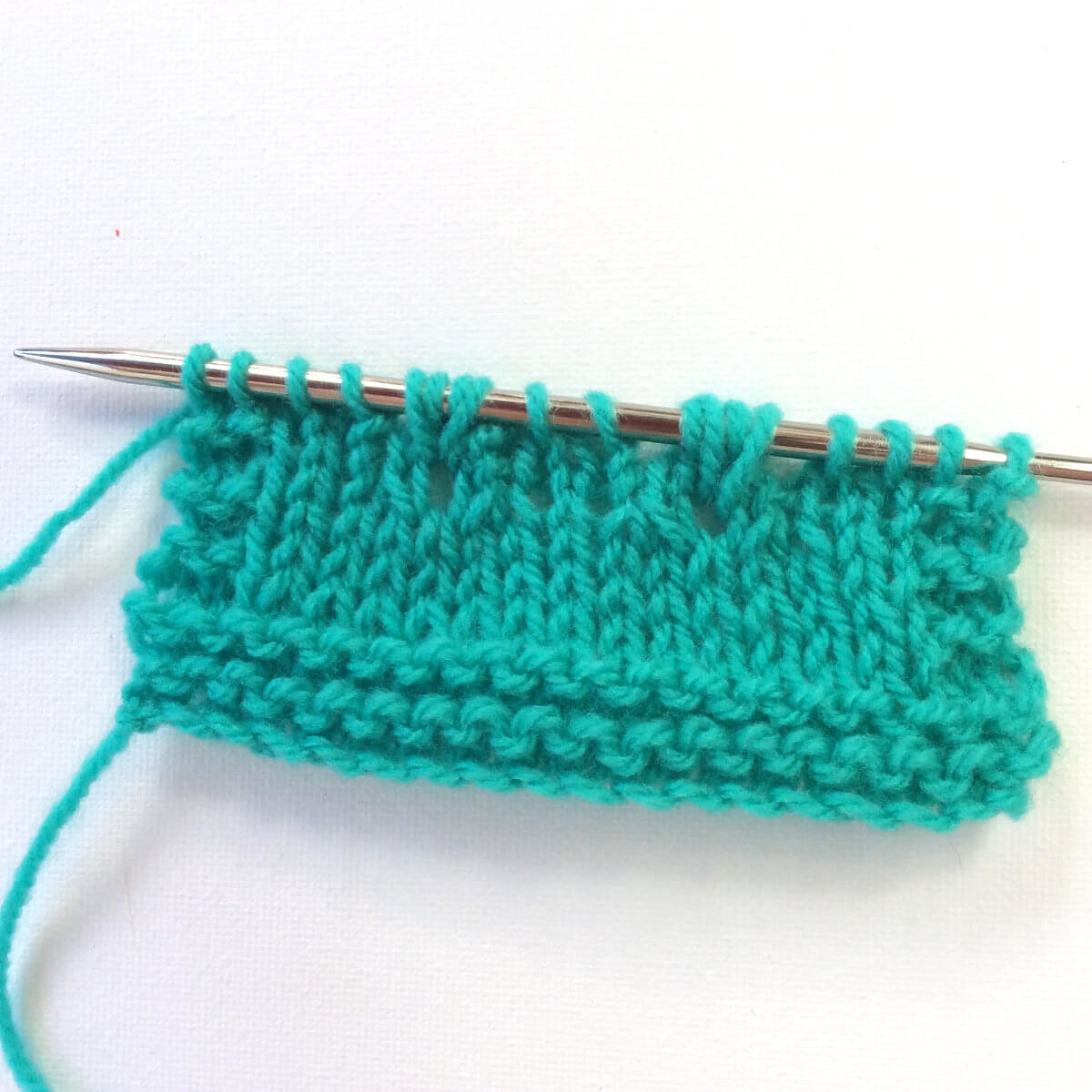 tutorial: knitting the small flower stitch - La Visch Designs