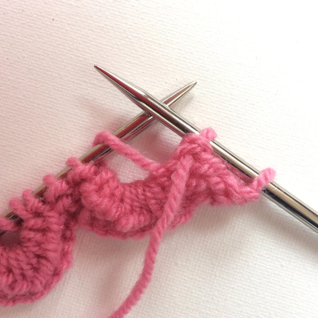 tutorial: knitting a scalloped edge - La Visch Designs