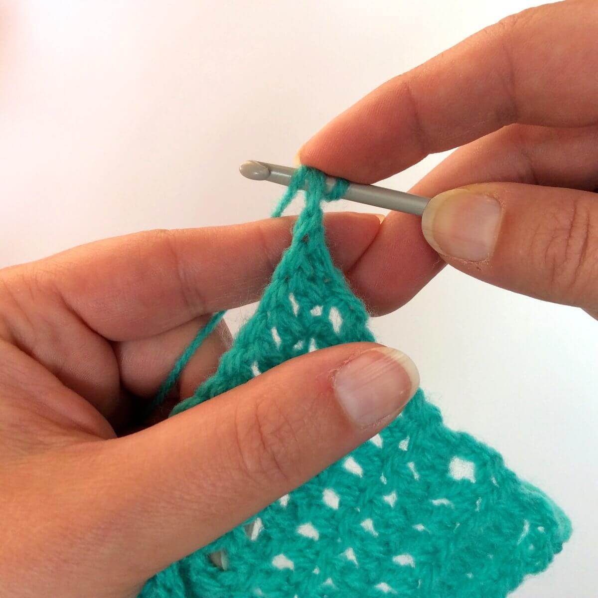 tutorial chainless starting double crochet (csdc) La Visch Designs