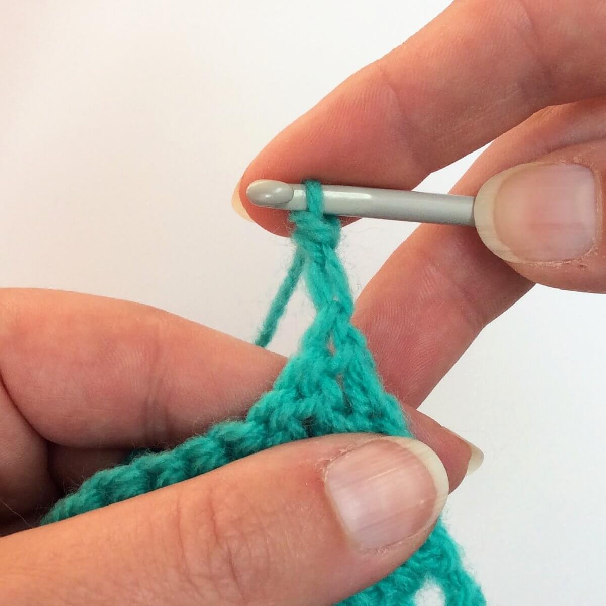 tutorial chainless starting double crochet (csdc) La Visch Designs