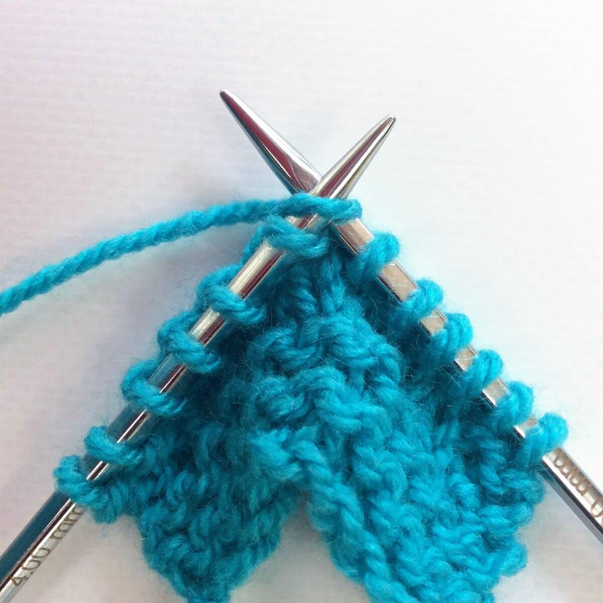 tutorial working a knitside rightleaning lifted increase La Visch